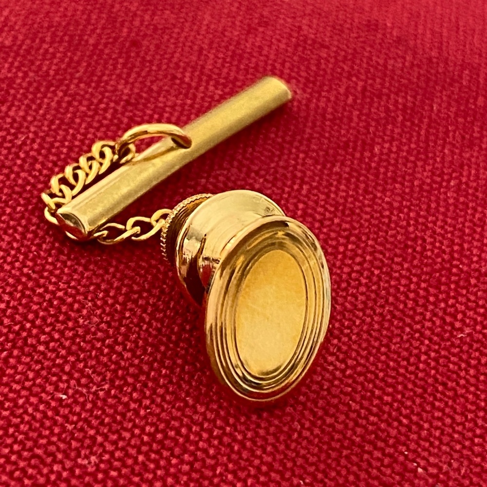 LeStage I Vintage 14K Oval Bordered Tie Tac